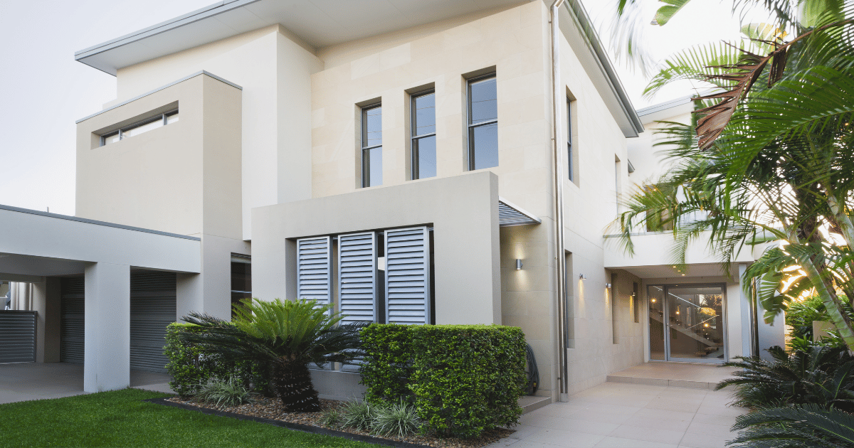 Aussie White Sand used in architectural elements of the house exterior